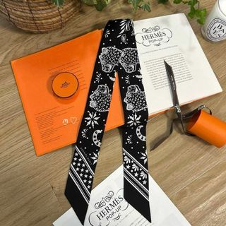 エルメス(HERMES)のHERMESエルメス　ツイリー　レオパードバンダナ　モノクロカラーシルクスカーフ(バンダナ/スカーフ)
