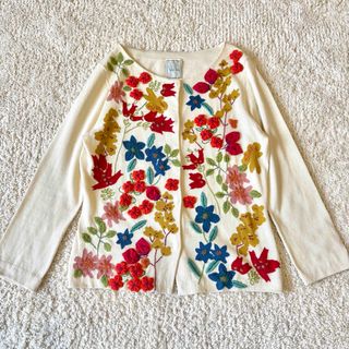 シビラ(Sybilla)のシビラ 3D 立体 花柄 刺繍 カラフルカーディガン ベージュ M 8分袖(カーディガン)