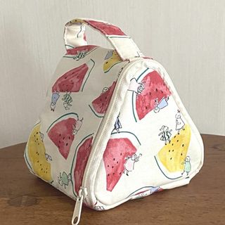 保冷保温おにぎりポーチ　スイカと私×レッド　お弁当袋　ハンドメイド614(キッチン小物)