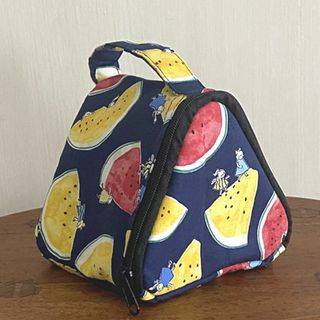 保冷保温おにぎりポーチ　スイカと私×ネイビー　お弁当袋　ハンドメイド615