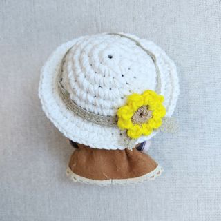 10センチぬい　帽子（コットン・ホワイト、ひまわりモチーフ付き）