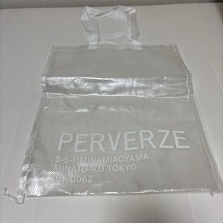 トーガ(TOGA)のPERVERZE パーバーズ 透明ビニールバッグ(トートバッグ)