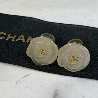 シャネル(CHANEL)の【最終処分SALE】CHANEL シャネル ココマーク カメリアイヤリング ホワイト K-5519(イヤリング)
