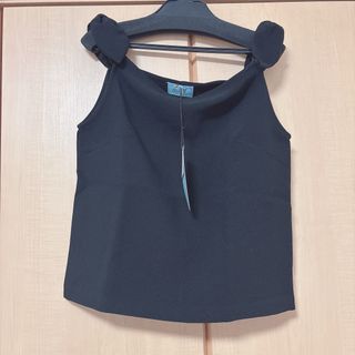 デイシー(deicy)の【新品タグ付き】deicy デイシー　肩リボン　トップス　黒　新品(カットソー(半袖/袖なし))