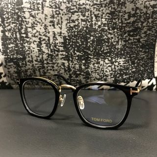 トムフォード(TOM FORD)のTOM FORD トムフォード TF5568  ブラック　メガネ ブラック眼鏡(サングラス/メガネ)