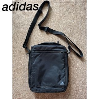 adidas ショルダー　バッグ　他収納