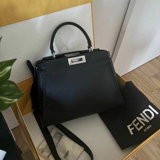 フェンディ(FENDI)のFENDI フェンディ セレリア ピーカブー ミディアム ブラック(ショルダーバッグ)