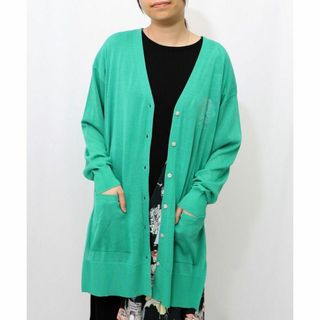 スカラー(ScoLar)のScoLar 152740：オーロラ箔ロゴプリント 接触冷感カーディガン(カーディガン)