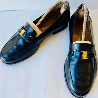 サルヴァトーレフェラガモ(Salvatore Ferragamo)のサルバトーレ フェラガモ 黒 ローファー 24.5cm 除菌・消臭済み(ドレス/ビジネス)