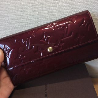 ルイヴィトン(LOUIS VUITTON)の【LOUIS VUITTON】ヴェルニファスナー付き長財布☆季世可様専用(財布)