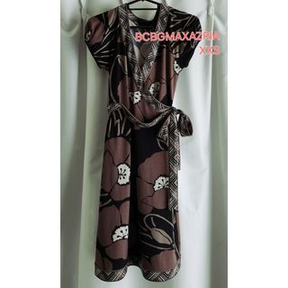 ビーシービージーマックスアズリア(BCBGMAXAZRIA)の大変美品　bcbgmaxazria　ジャージワンピース(ひざ丈ワンピース)