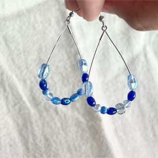 海好きな人に贈るチェコガラスビーズのドロップピアス(イヤリング変更可能)