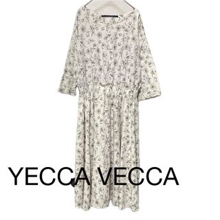 イェッカヴェッカ(YECCA VECCA)のイェッカヴェッカ　ゆったり　小花柄ワンピース　半袖　膝丈　アイボリー(ひざ丈ワンピース)