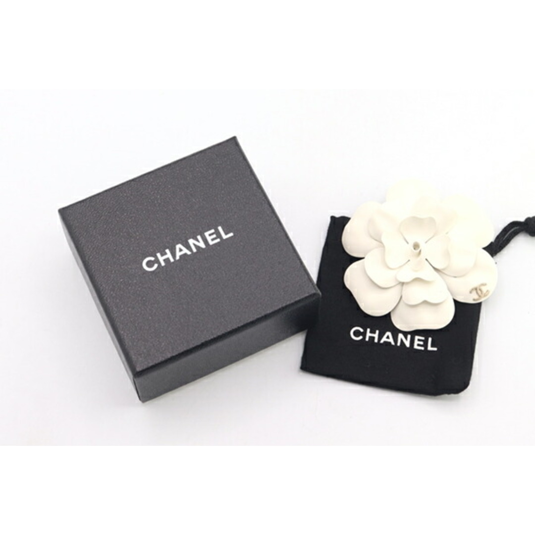 CHANEL カメリアブローチ CHANEL - シャネル ブローチ カメリア マットホワイト メタルの