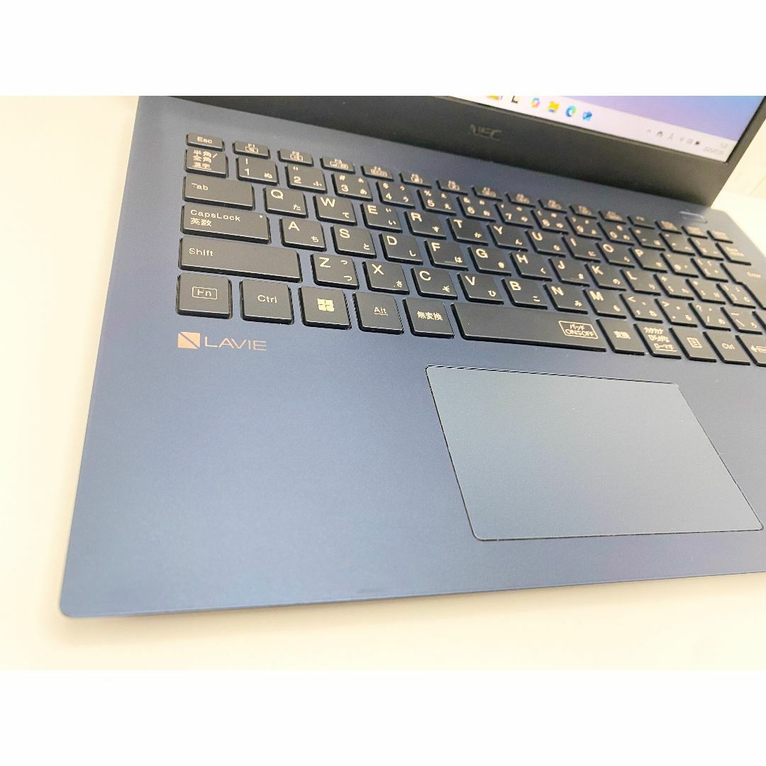 Core i7⭐️SSD⭐️メモリ16GB⭐️Windows11⭐️ブルーレイ Core i7✨メモリ16GB✨SSD✨ブルーレイ✨白ノートパソコン ノートPC