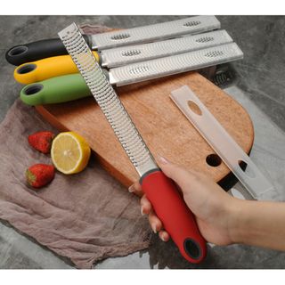 フードグレーター チーズグレーター おろし金 おろし器 レッド 薬味おろし器 赤