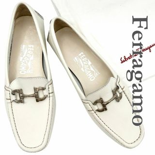■新品未使用■ Ferragamo ガンチーニ ドライビングシューズ 本革 ホワイト 1804T