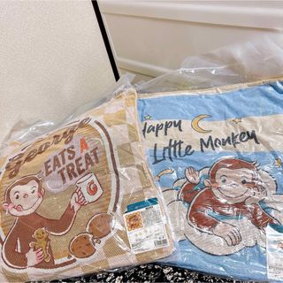 おさるのジョージ ゴブラン織り背当てクッション　マグカップ　ナイト　2点セット