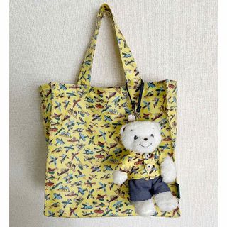 ファミリア(familiar)のリバティ ファミちゃんぬいぐるみチャーム付きバッグ(その他)