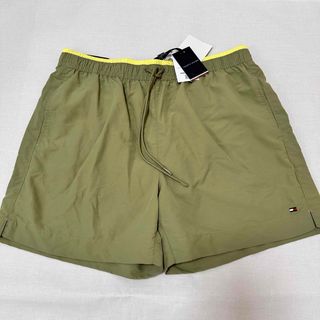 トミーヒルフィガー(TOMMY HILFIGER)の新品　L トミーヒルフィガー　スイムパンツ　水着　カーキ(水着)
