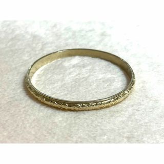 ヴィンテージ風 ゴールドカラー 彫刻模様 バングル ブレスレット 内径約7cm(ブレスレット/バングル)