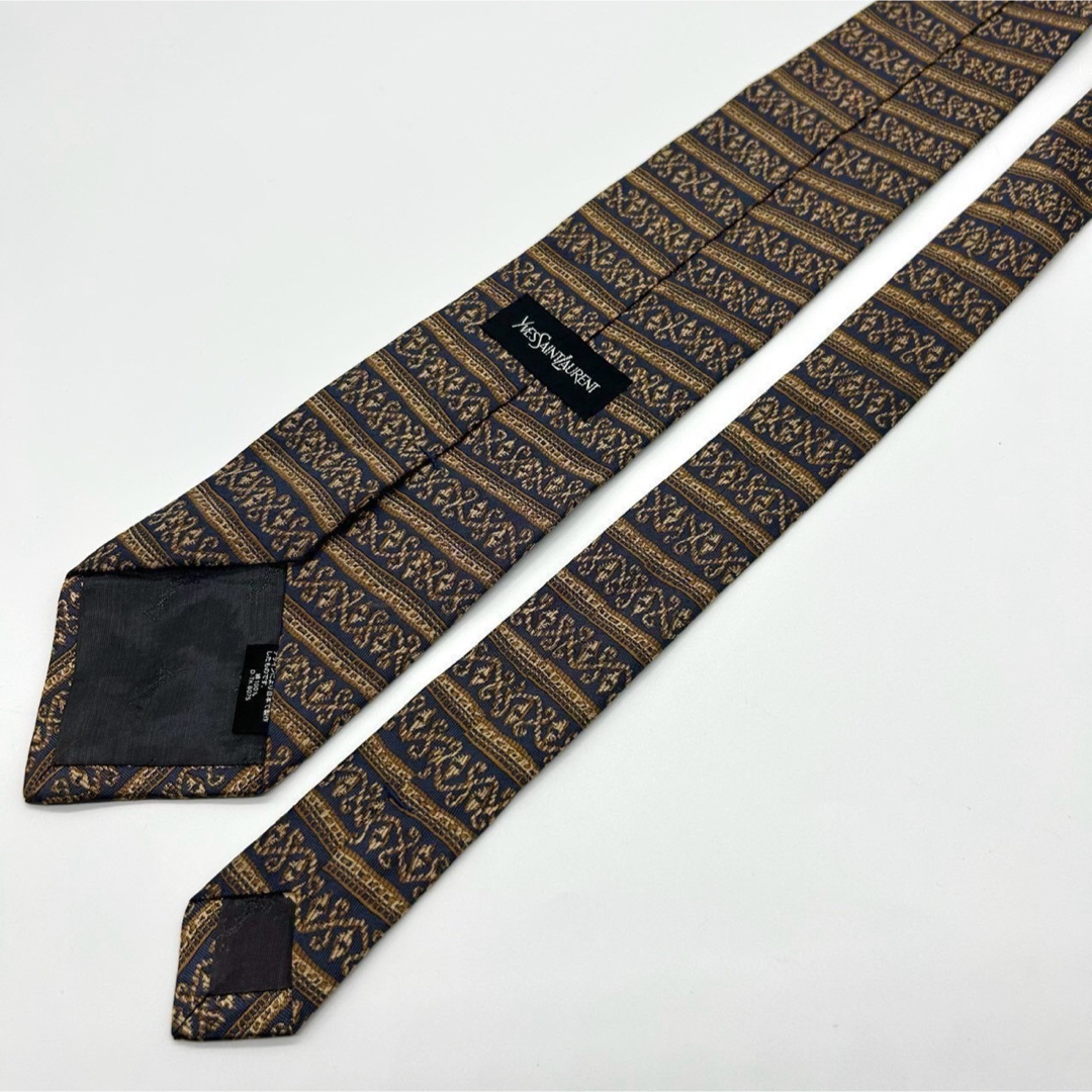【美品】イヴサンローラン ネクタイ カーキ色 ペイズリー柄 光沢 高級 日本製 Yves Saint Laurent - YVES SAINT LAURENT イヴ・サンローラン