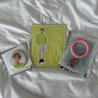 TXT ヨンジュン　缶バッジ　アクリルスタンド