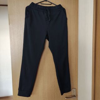 パンツ黒