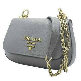 【新品】プラダ 1BD275 SAFFIANO LUX / ARDESIA (グレー系) バッグ ショルダーバッグ PRADA サフィアーノレザー ロゴメタル チェーンショルダー 2WAY 斜め掛け ミニバッグ アウトレット レディース