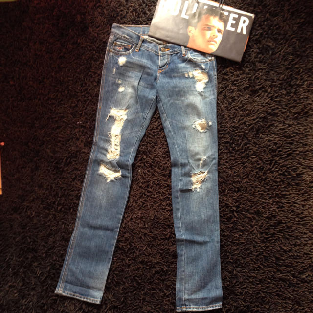 Hollister(ホリスター)のHOLLISTERクラッシュデニム レディースのパンツ(デニム/ジーンズ)の商品写真