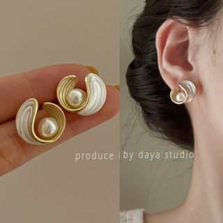 新品♡　パールピアス　ゴールド　おしゃれ　かわいい　きれいめ 韓国　結婚式