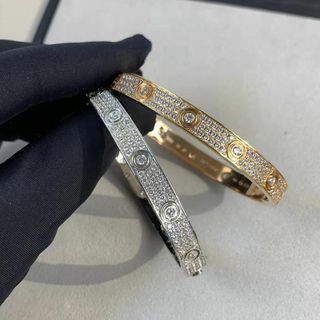 再入荷♪洗練された存在感★ラブライクなブレス型バングル★シルバーczダイヤモンド(ブレスレット/バングル)