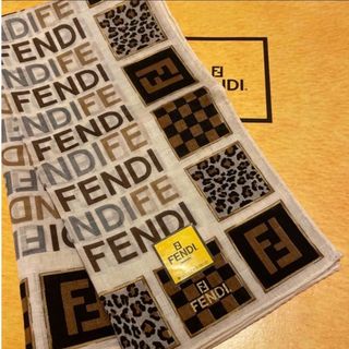 未使用　フェンディ ハンカチスカーフ　人気のデザイン　ビッグズッカ 49⬜︎