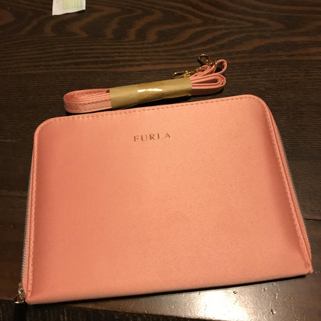 Furla(フルラ)のFURLA マルチケース♡ストラップ付き レディースのファッション小物(その他)の商品写真