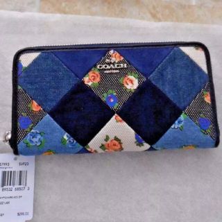 コーチ(COACH)の1点入荷★COACH デニム花柄 お財布 定価6.4万円(財布)