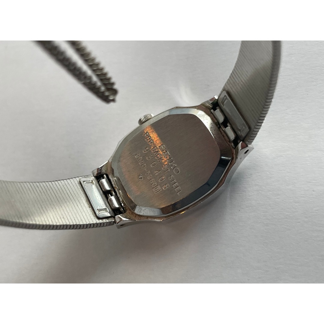 SEIKO - 希少 SEIKO クォーツ 腕時計 シルバー ヴィンテージ