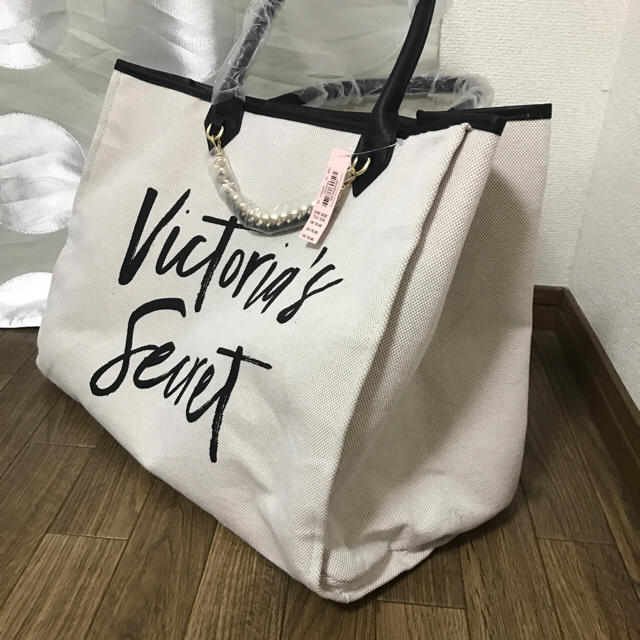 Victoria's Secret(ヴィクトリアズシークレット)の日本未発売☆【新品】Victoria's Secret 限定 トートバッグ レディースのバッグ(トートバッグ)の商品写真