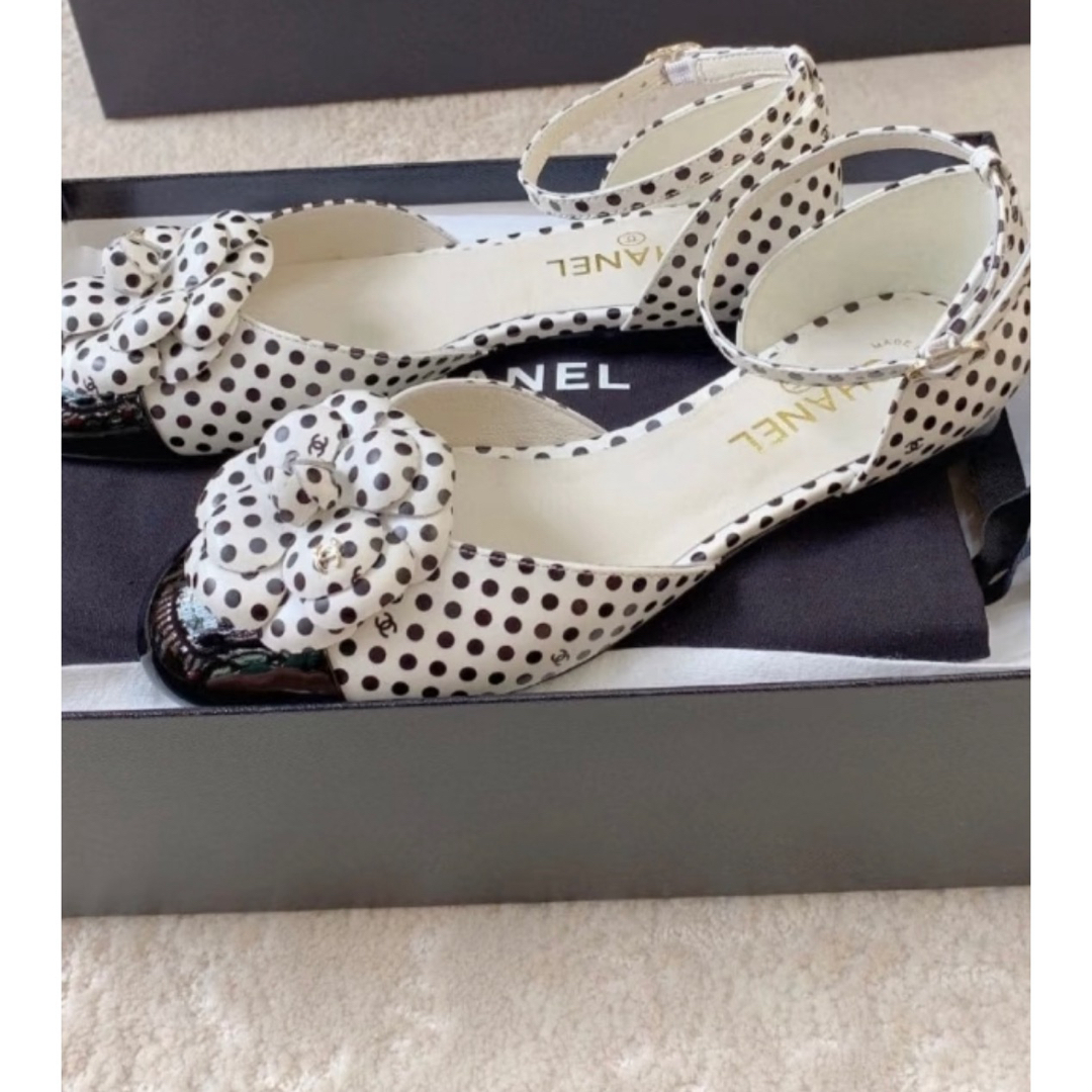 【未使用】CHANEL カメリア パンプス バレエリーナ フラットシューズ 38 CHANEL - CHANEL ドットカメリアパンプス♪35の通販 by lindy77