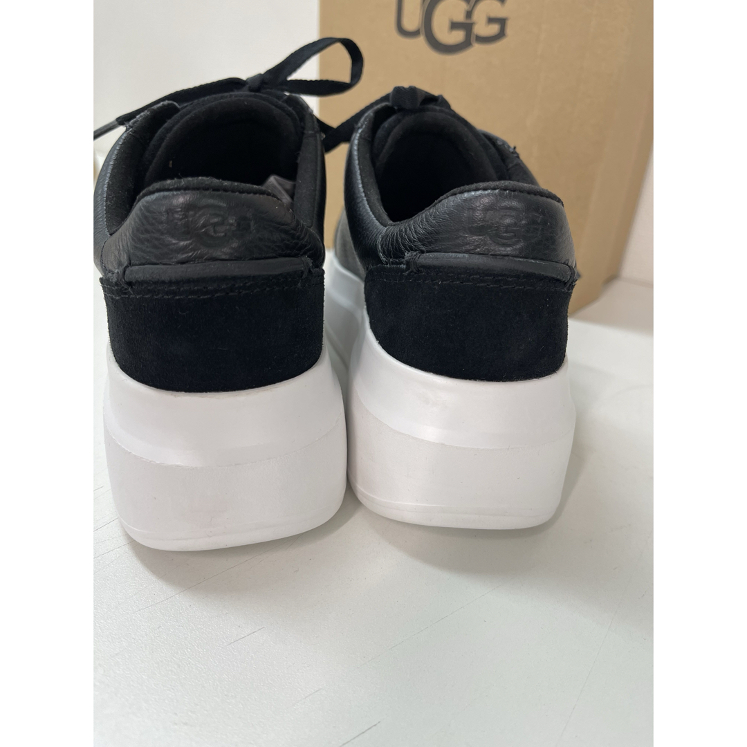 お値下げしました(美品)UGG 厚底ブラック スエード スニーカー UGG - UGG ブラック 厚底スニーカー 24㎝の通販 by mskr's shop