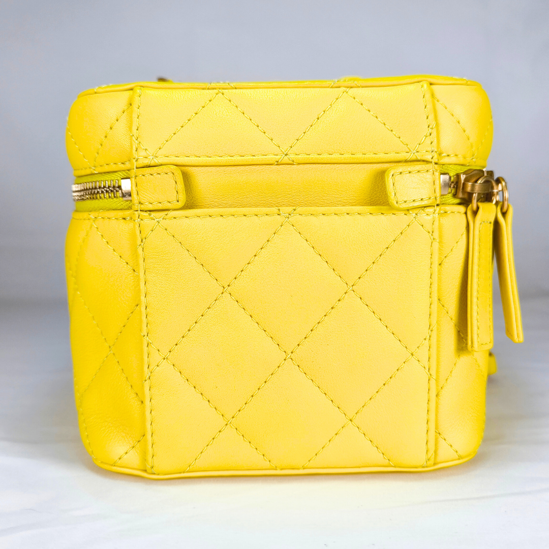 【超美品】CHANEL マトラッセ バニティバッグ 2WAYラムスキン 22AW 楽天市場】【新品同様】CHANEL シャネル マトラッセ ショルダー