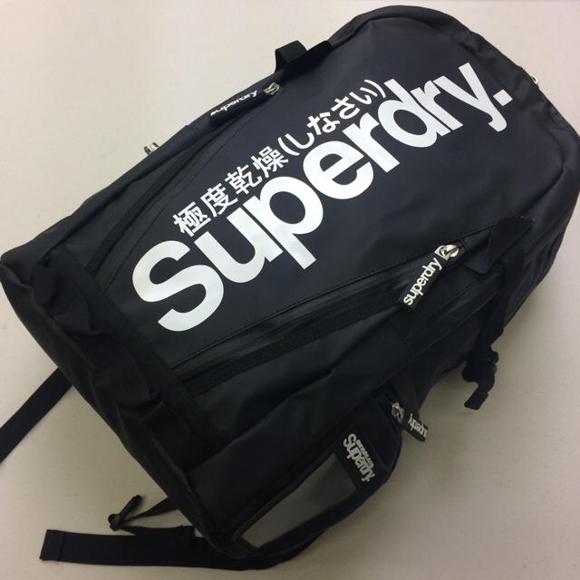 Superdry（スーパードライ）★極度乾燥（しなさい）★リュックサック★BW | フリマアプリ ラクマ