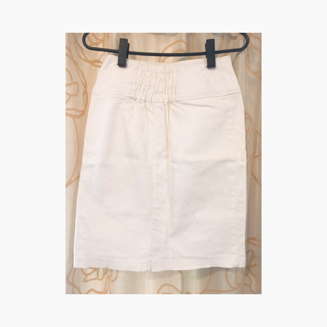 LOWRYS FARM(ローリーズファーム)のホワイトデニム タイトスカート レディースのスカート(ひざ丈スカート)の商品写真