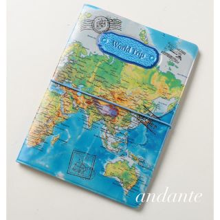 新品☆パスポートケース世界地図ブルー(旅行用品)
