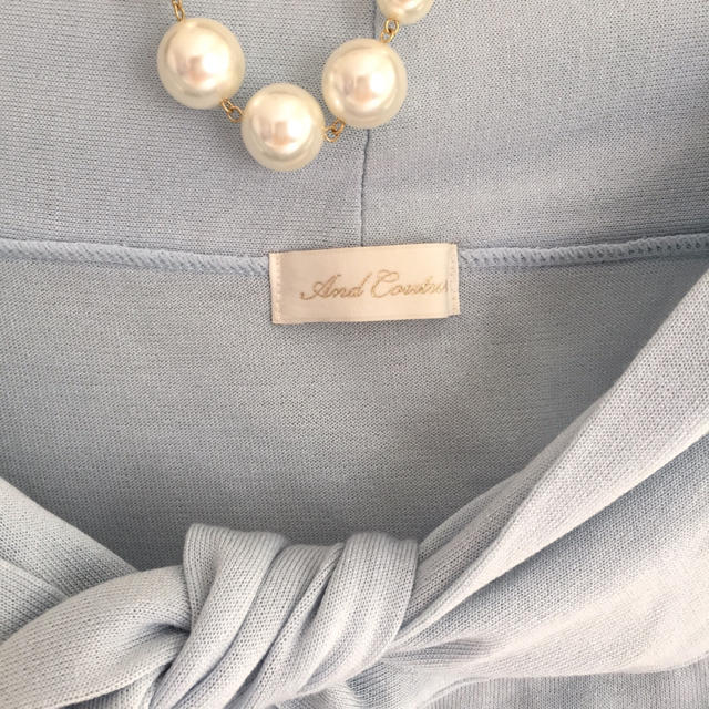 And Couture(アンドクチュール)のアンドクチュール オフショルトップス 水色 レディースのトップス(カットソー(半袖/袖なし))の商品写真