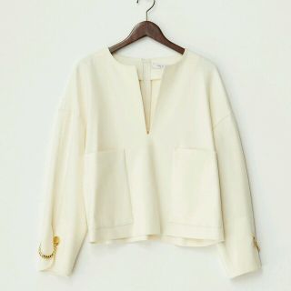 アドーア(ADORE)の専用　アドーア　ホワイト　プルオーバーブラウス　新品タグ付き(シャツ/ブラウス(長袖/七分))