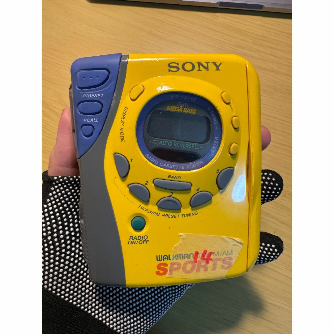 ソニー　カセットウォークマン sonysports WM-FS495