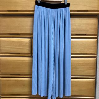 ザラ(ZARA)のZARA プリーツ　ワイドパンツ　ブルー　XS(その他)