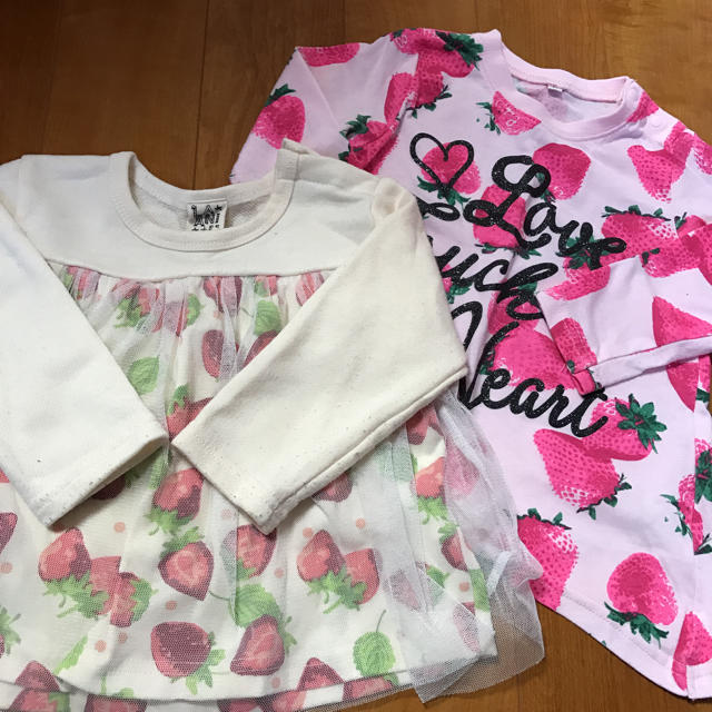 イチゴの長袖 2枚セット 90 キッズ/ベビー/マタニティのキッズ服女の子用(90cm~)(Tシャツ/カットソー)の商品写真