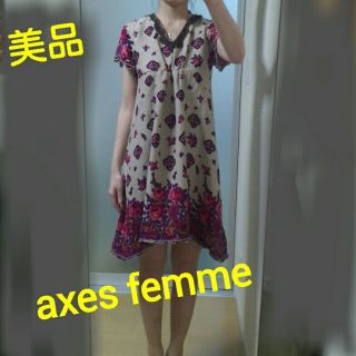 アクシーズファム(axes femme)の【美品】薔薇柄 ワンピース(ミニワンピース)