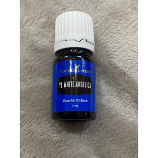 【新品未開封】ホワイトアンジェリカ 5ml ヤングリヴィング　エッセンシャル(エッセンシャルオイル（精油）)